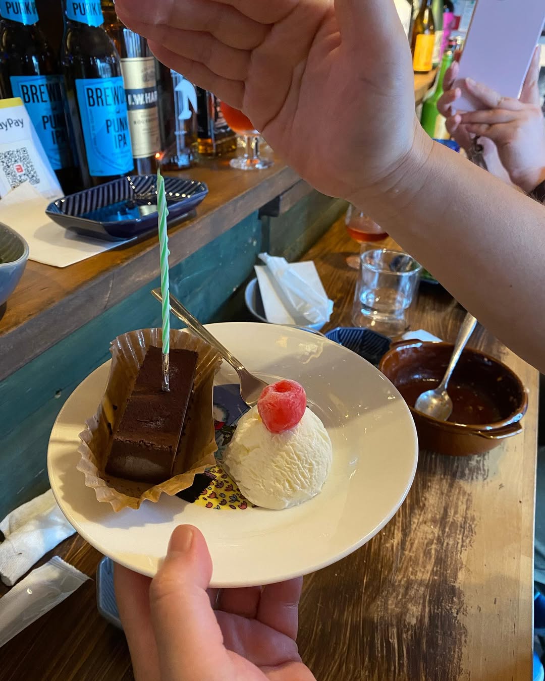 杉田かおるがお世話になっているメイクの〇〇さんの誕生日をお祝い！