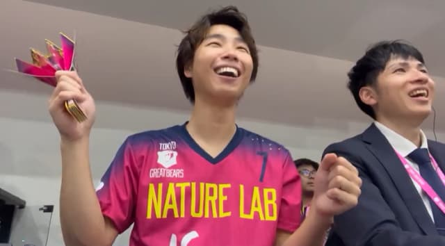 シンガーソングライター小林柊矢が東京グレートベアーズの応援で大興奮！