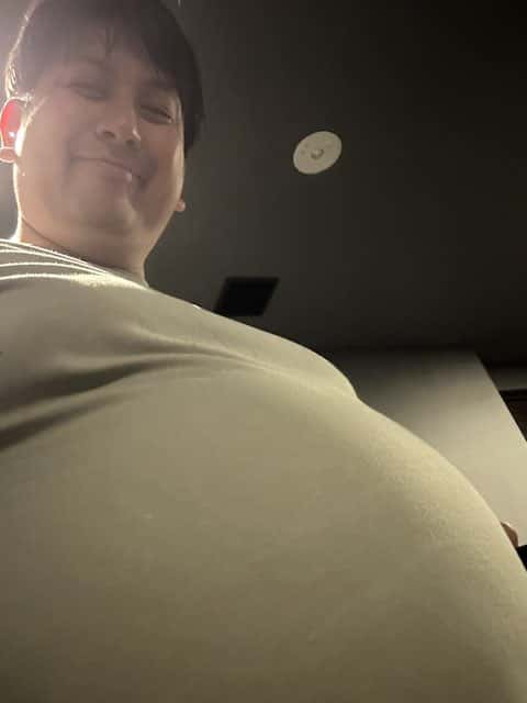 ”あるあるコント”でYouTube登録者数130万人越えの芸人が食べ放題で驚異の”激変” 衝撃的な姿に「CGですよね？？？？？」