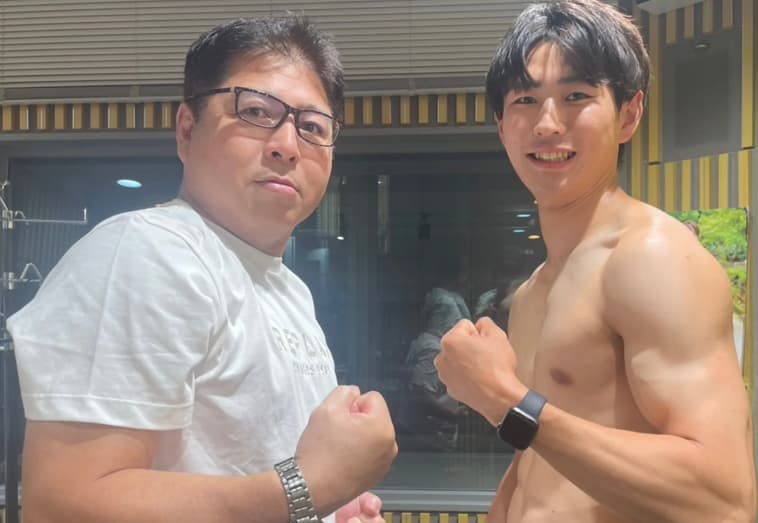 「どっちがマッチョ？」真中満が小林玄葵アナウンサーに筋肉自慢勝負を挑む！？