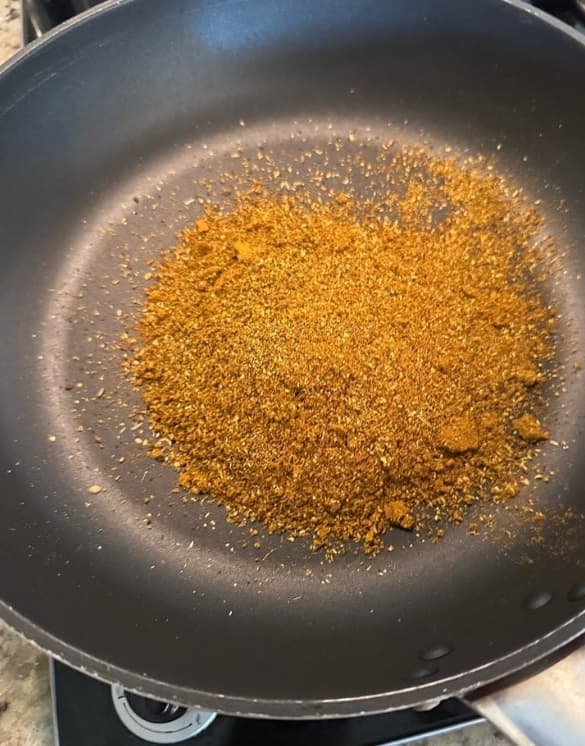 「料理ができるイケメン最高！」人気歌舞伎俳優〇〇のスパイスカレーにファン悶絶