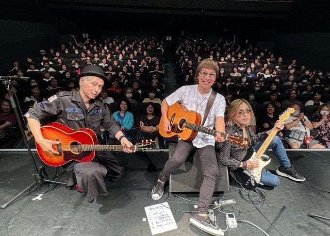 筋肉少女帯・大槻ケンヂ、宮田和弥＆ROLLYと渋谷で響かせたアコースティックの夜