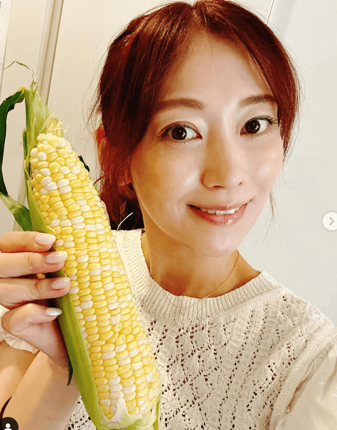 飯田圭織、北海道から届いた「初山別村産のとうもろこし」に感激！家族で贅沢に味わう