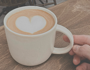 松島聡、カフェでの癒しショット公開！ファンから入所14周年を祝う声続々