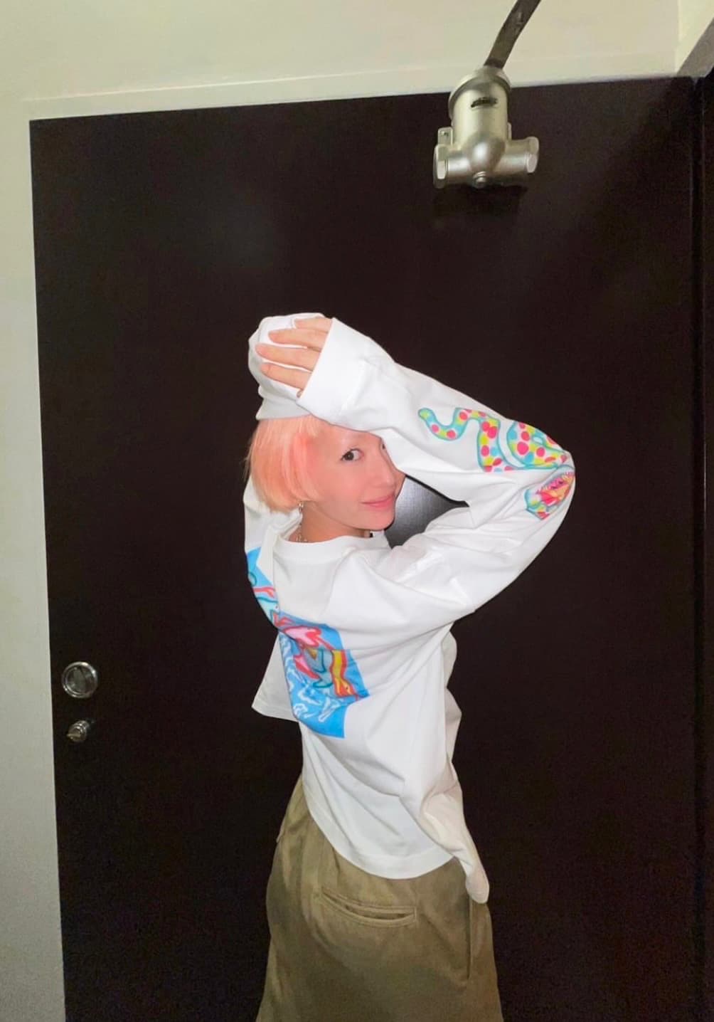 袖にキスしちゃう木村カエラが「可愛すぎる〜」と話題に！