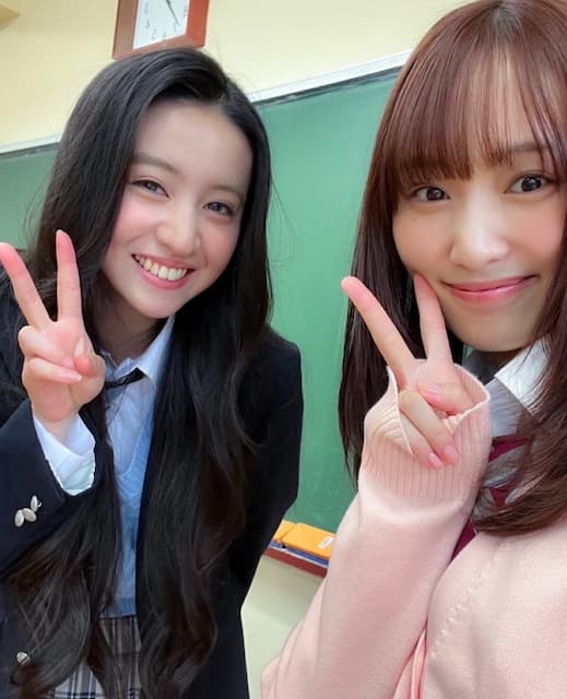 菅井友香、353万フォロワーの超人気女優とのオフショット公開！