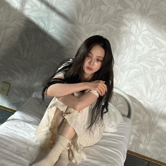 aespa カリナ 普段とは違うダークな魅力を披露🖤