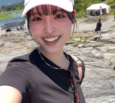 「私のために夏休みとってね」美人女優、ハイテンションモードの”エンジョイ・サマームービー”にファン大反応！「夏休み取ります」