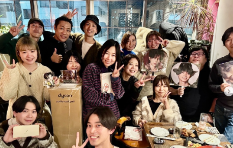 はなわ、高橋健介のバースデーライブ打ち上げに参加！イケメン2人に挟まれた記念ショットを公開！