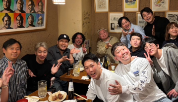 「タカ、一生、親友！」鈴木おさむ、芸人だらけの“爆笑バースデー会”を開催！