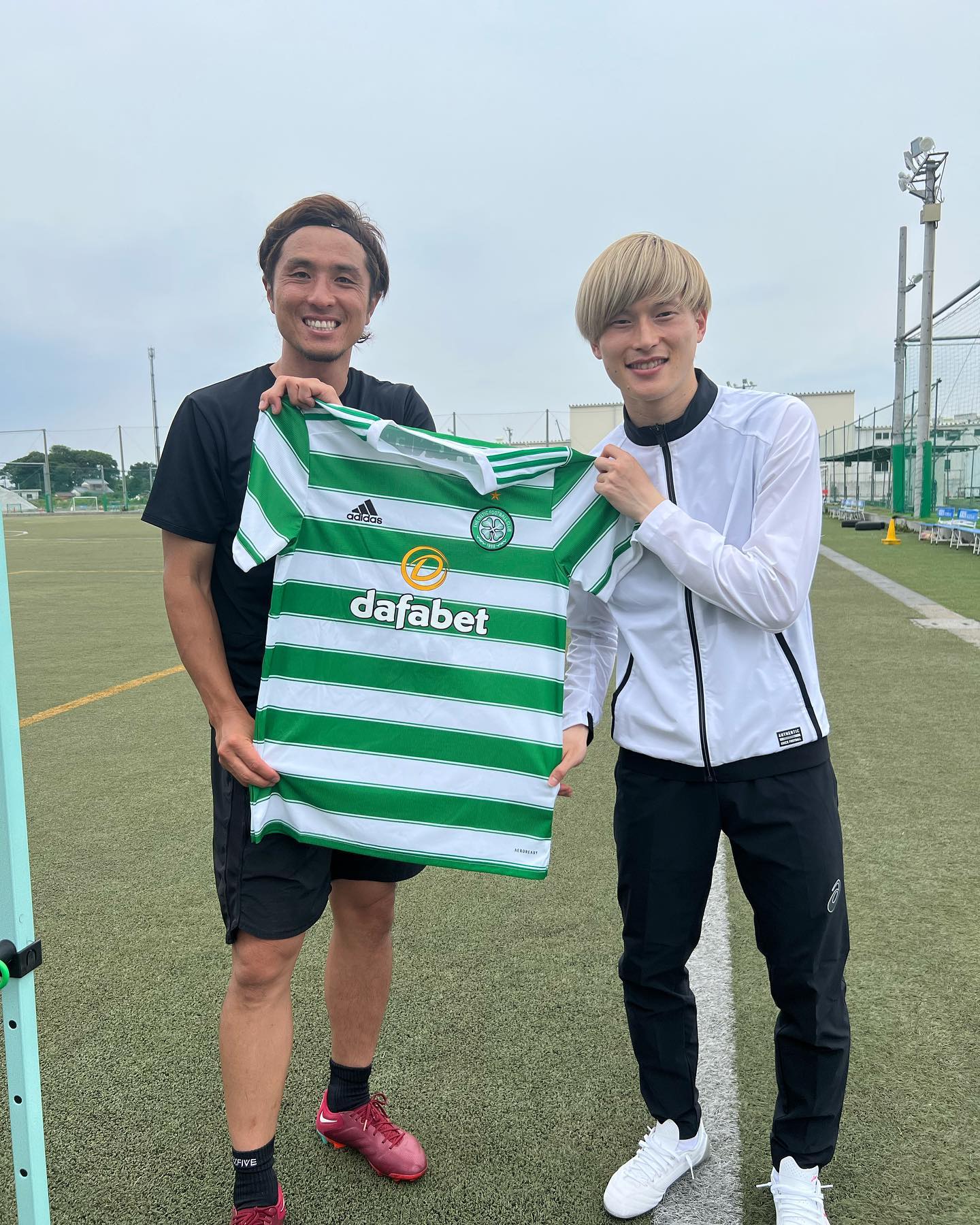 那須大亮さんが「セルティックFC入団‼️」🍀古橋選手も投稿に反応👀