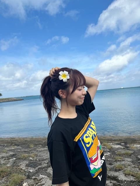 「中和させますね」AKB48メンバーが寒い日に南国からの写真を投稿！ファン「はい可愛い〜！」