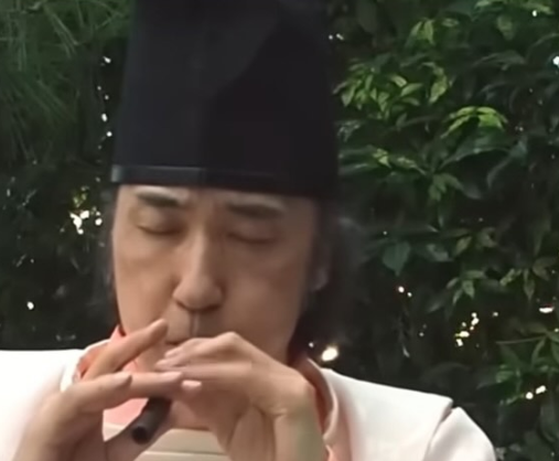 雅楽の名家が奏でる「ハナミズキ」