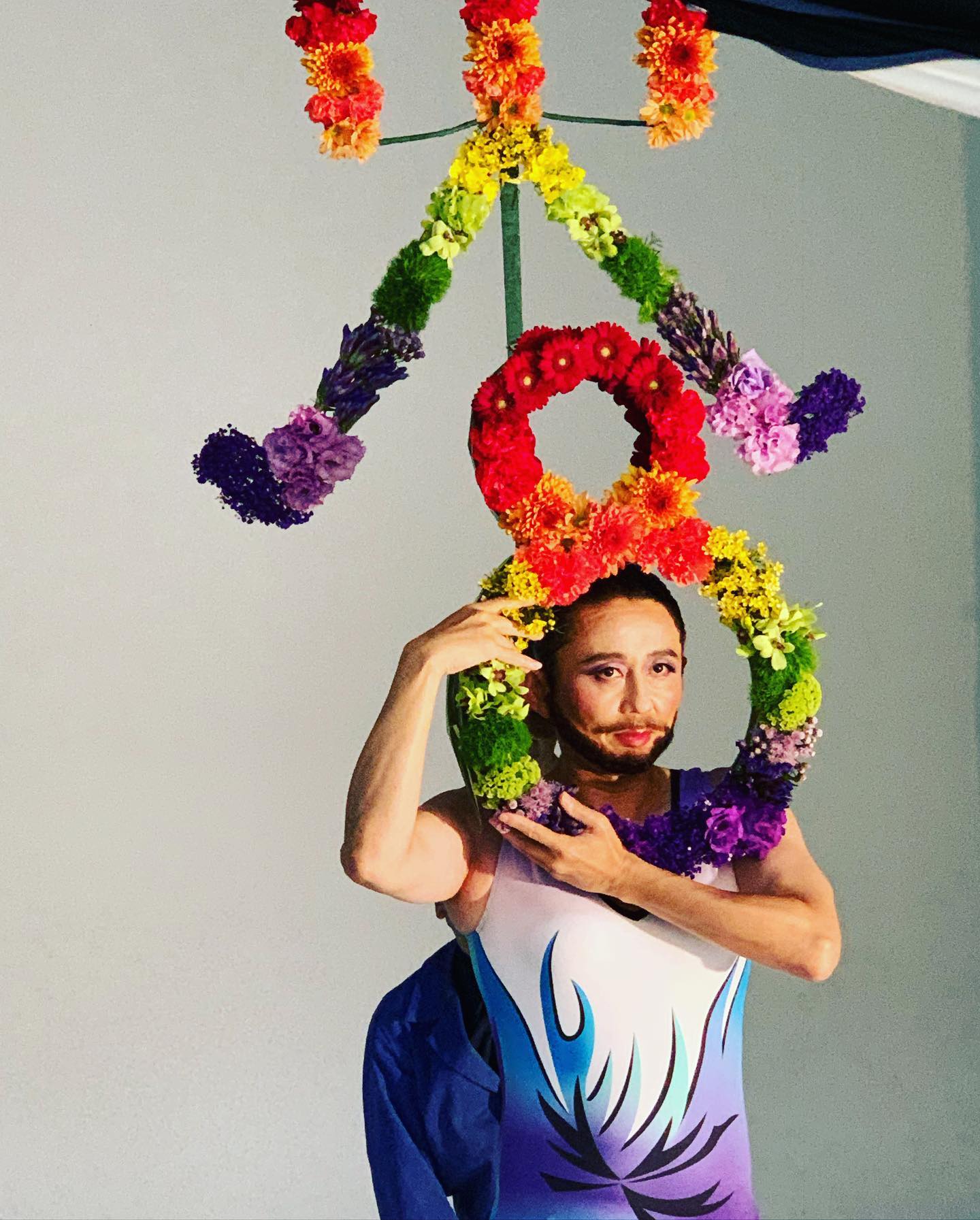 有吉が芸術作品に⁉ヒゲ&水着姿の真相は、毎年話題のアレ