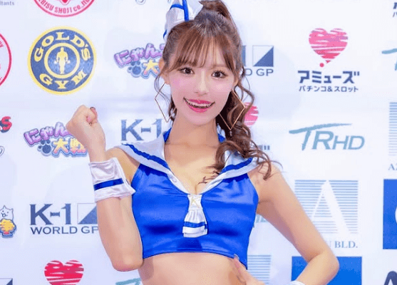 「スタイル抜群！」人気ラウンドガール、ヘソ出しのブルーコスチューム姿が美しすぎると話題に「キュンキュン」