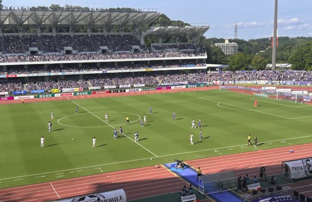 「みんなでワチャワチャ言いながら食べるご飯楽しいです」タレント・JOYがサッカーの試合観戦を堪能