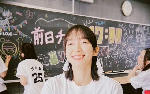 『御上先生』出演中の吉岡里帆が可愛すぎるクラTオフショットを公開！