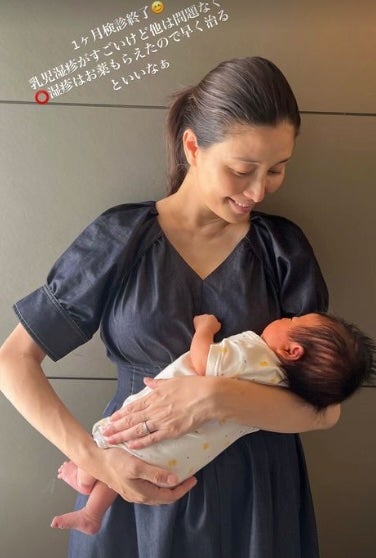 あのタレントが1ヶ月検診を報告！可愛すぎる赤ちゃんを公開