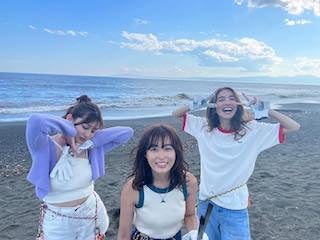 話題の月9、海辺での美人3ショットに大反響💓「ポーズがセクシーすぎる〜😍」