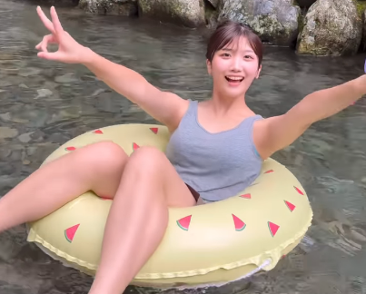 「控えめに言っても可愛いすぎる」剣道美女子、”浮き輪で浮かぶ・ドリーミングムービー”にファン惚れ惚れ「好感度が上がりました」