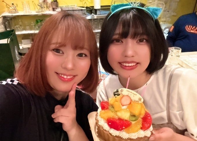 女子プロレスラー・網倉理奈が羽多乃ナナミの誕生日を祝福　笑顔の2ショットにあたたかな絆