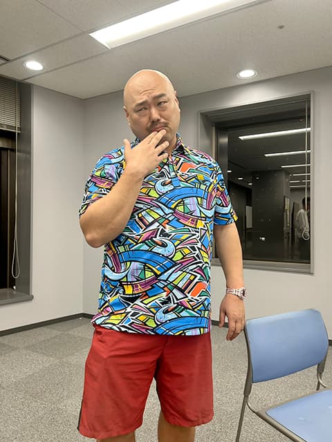 お見送り芸人しんいち「やっぱり松竹ってええなぁ」クロちゃんだけ不機嫌！？松竹芸人たちとのオフショットを公開！