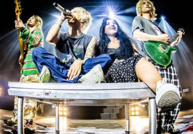 ワンオク・Takaのパフォーマンスショットにファン大興奮！