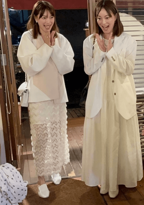 「祝福！」蛯原友里、双子の姉”英里”のファミリーと 誕生日のレアショットを披露