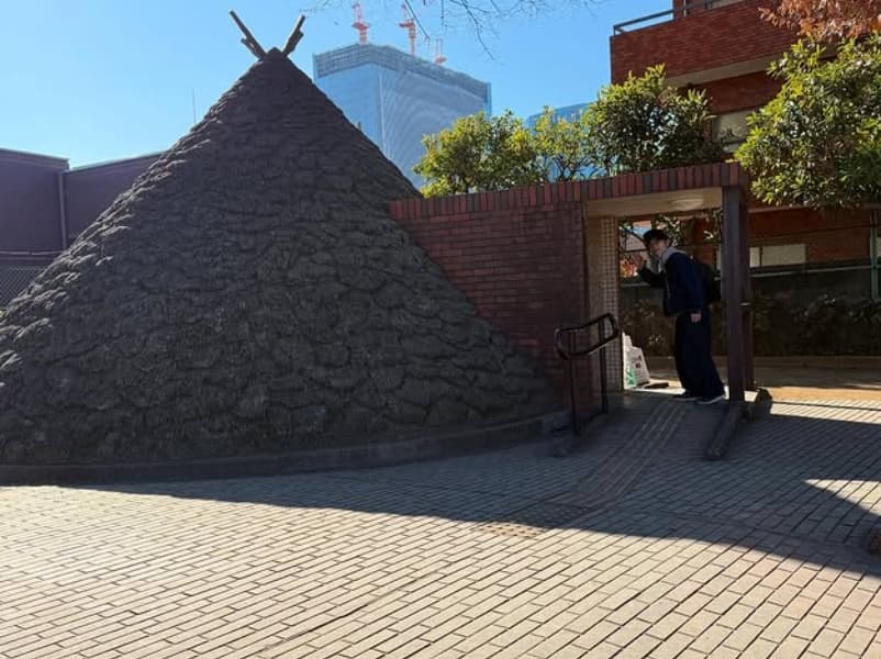 「そこ自分の家じゃないよ!?」小野島さんの自由すぎる行動にツッコミ殺到