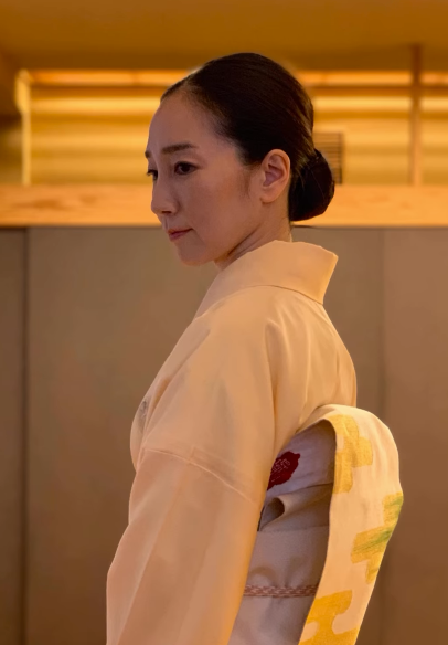 日本舞踊家・尾上紫が凛々しい着物姿を披露！リールで5月6月で身にまとった着物たちを紹介