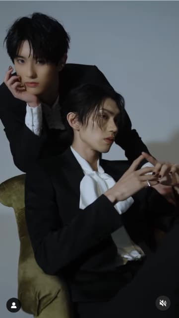 仮面ライダー俳優　前田拳太郎とあの特撮ヒーロー俳優が妖艶なツーショット