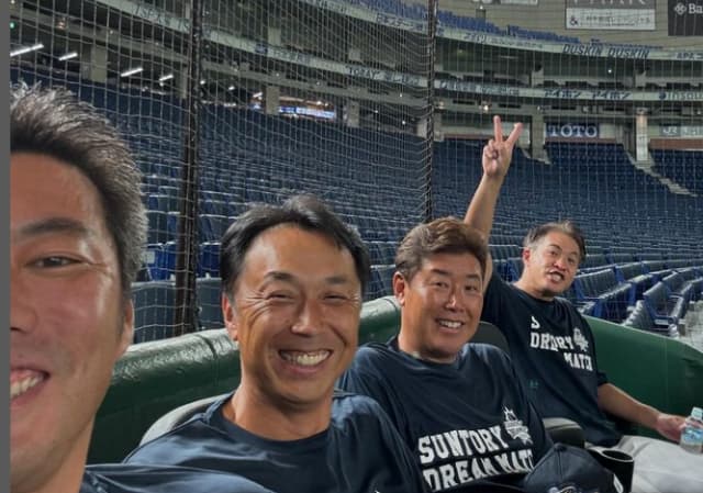 元プロ野球選手 上原浩治 3ショットを公開！「宮本慎也さん、野村弘樹さん、五十嵐亮太‼️」