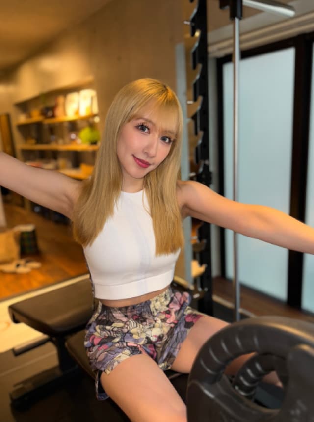 玉置成実がトレーニング中の姿を披露「一緒に頑張りましょうね」