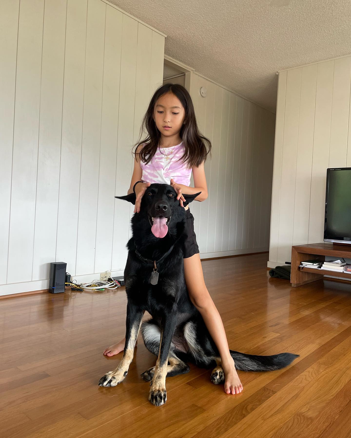 長谷川潤さんが美しすぎる長女の顔出しショット披露🌟「潤ちゃんに似てお綺麗」