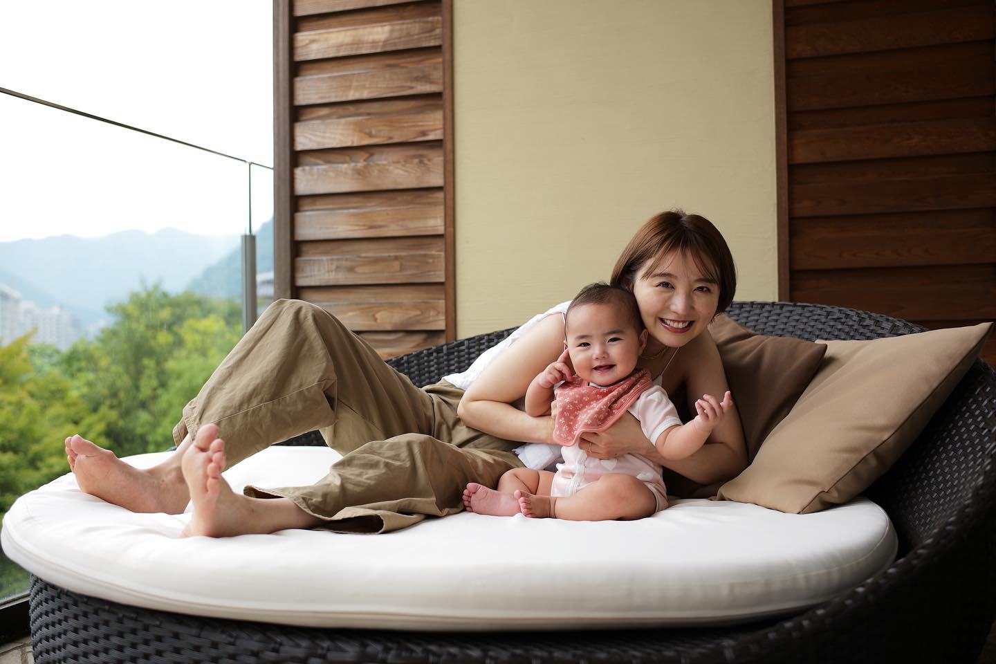おのののかさんが家族で温泉を満喫♨️✨娘とのツーショットに「とにかく可愛すぎる❤️❤️」