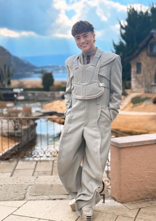 「カッコよすぎる...」Yushiの戦闘服姿にファン驚愕