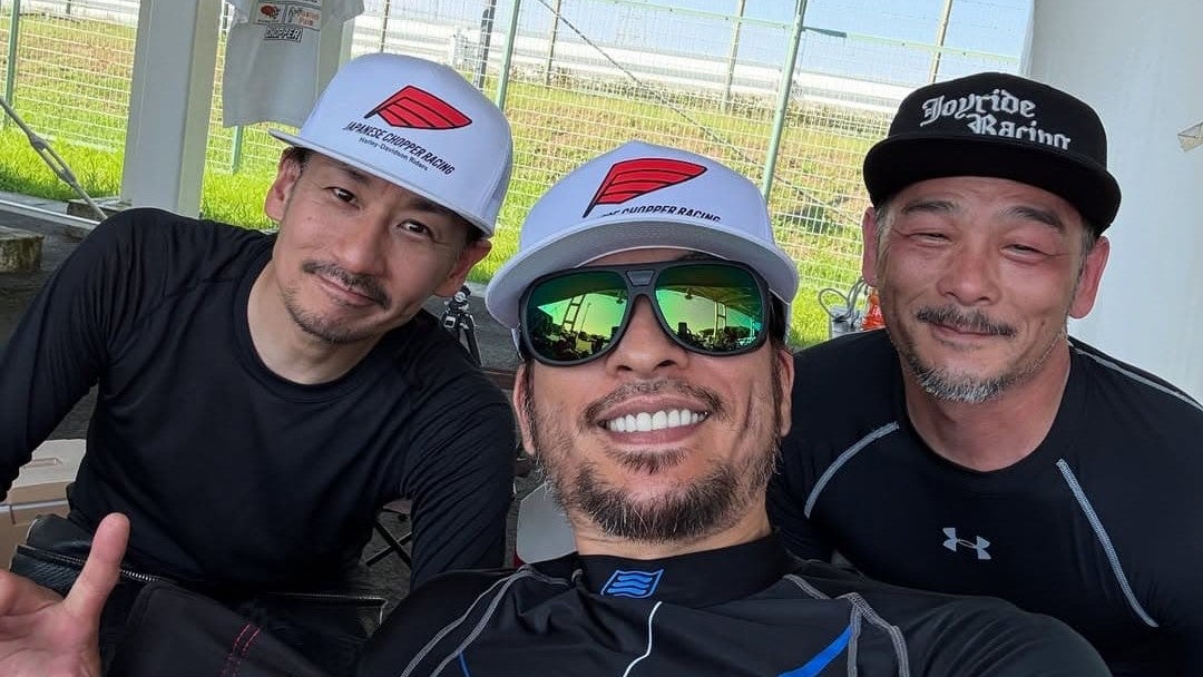 「暑さに負けない男の背中」長瀬智也、“体感気温41℃”の灼熱バイクライドに反響