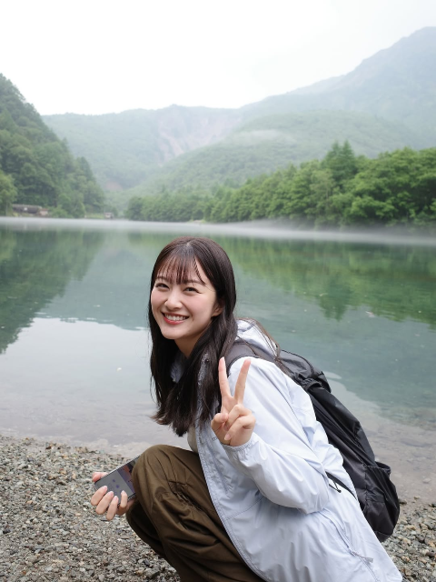 「笑うと目が◯◯に似てるって」あのフジテレビ美女アナウンサー、可愛すぎる笑顔でピースサイン！