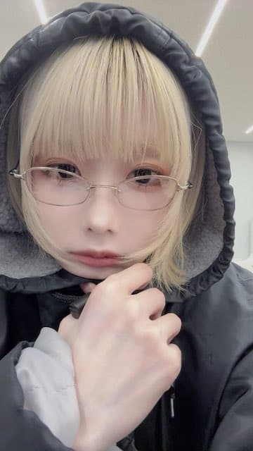 あのちゃんが金髪接近ショットを公開👀「 金髪かわいい💕」