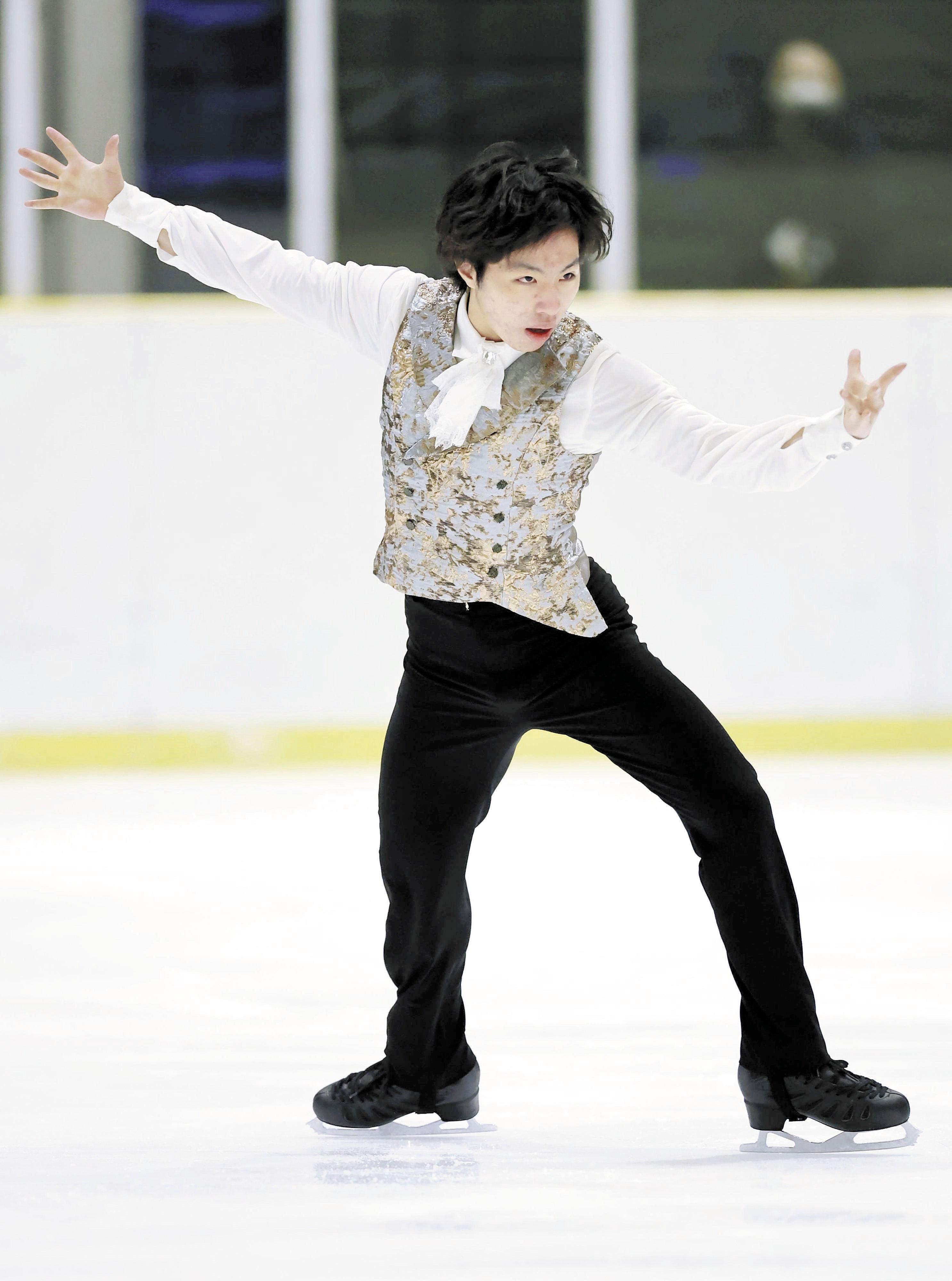 フィギュア男子は三浦が４回転決め逆転Ｖ…演技時間が短いジュニア、構成に苦戦も