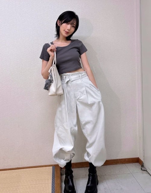 元AKB48・光宗薫、モードな私服ショット公開！制作に追われる日々も「楽しい」と笑顔