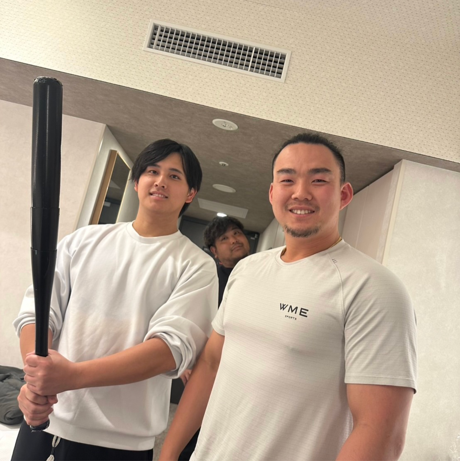 “大谷似翔平”こと井手口佳暉、ナショナルズ・小笠原慎之介と電撃対面！「身体でかいのマジでかっこいい」と大興奮