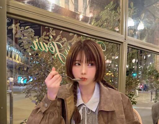 美食と美貌の競演！えなこが堪能する至福のひととき、オニオンスープに恋した夜