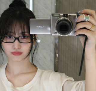 TWICE・モモの黒縁メガネショットが可愛すぎる！ 脅威のいいね”250万越え”