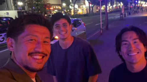 「鉄人再始動⁉」新井章太、“盟友”谷口彰悟との再会ショットにファン歓喜！