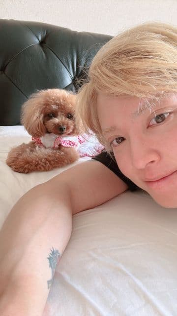 手越祐也、愛犬とのラブラブ2ショットにファン歓喜