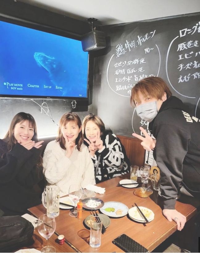 元宝塚・えまおゆう 念願の飲み会🍻を開催で仲良しショット公開📸