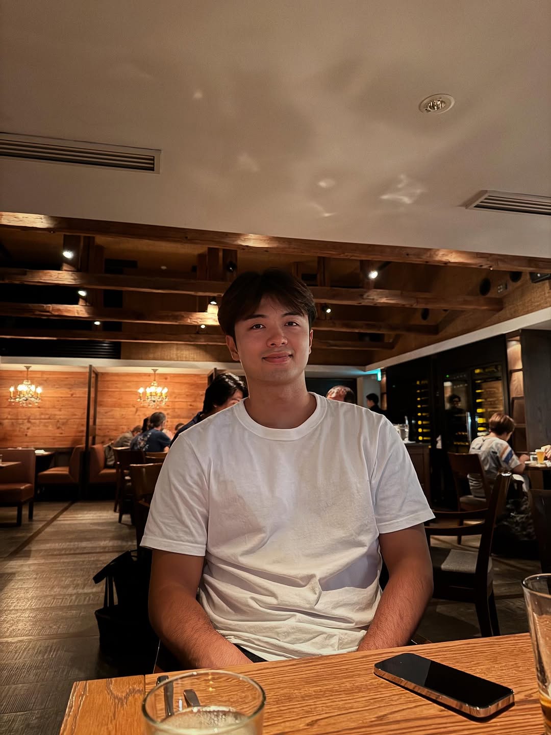 「美しい人生の一部」オフショット姿がかっこいいと話題に！