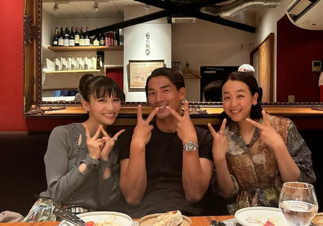 浅田真央　初めての3ショット！Perfumeあ〜ちゃん、サッカー槙野とバースデー