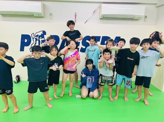 美人格闘家・辻井和奏が今年最後のキッズクラス指導を報告